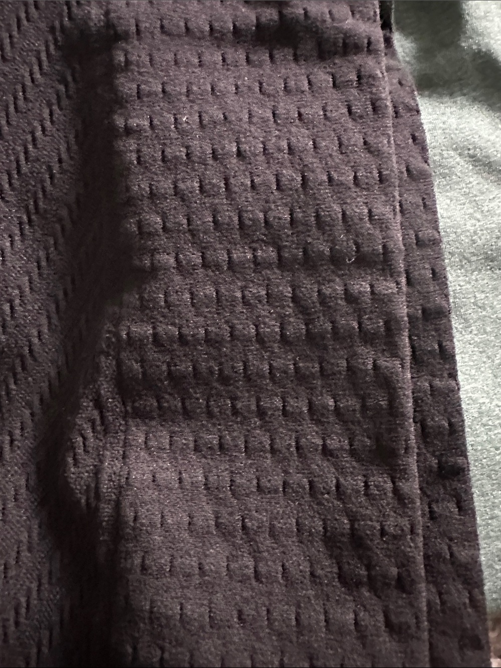 lululemon , NVGTN (S) leggings and Small crop top with thumb holes 🤗 - Picture 6 of 8